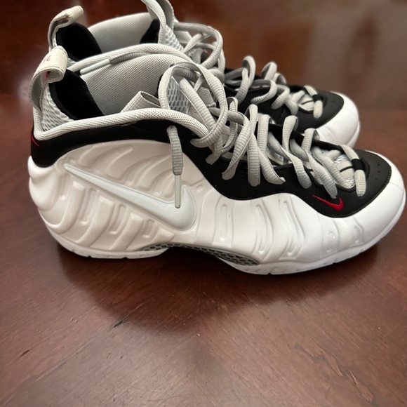 Men’s Nike Air Foamposite Pro White Black University Red - Size 9 main image 7